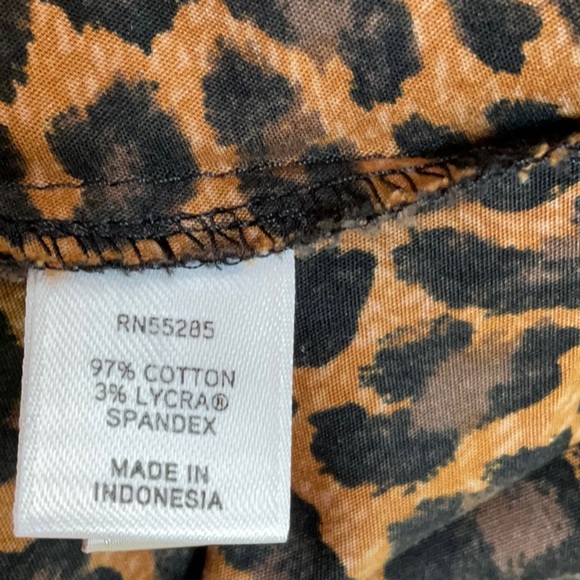 EXPRESS DESING STUDIO. Leopard print three-quarter sleeve collar blouse size XS - Picture 6 of 6